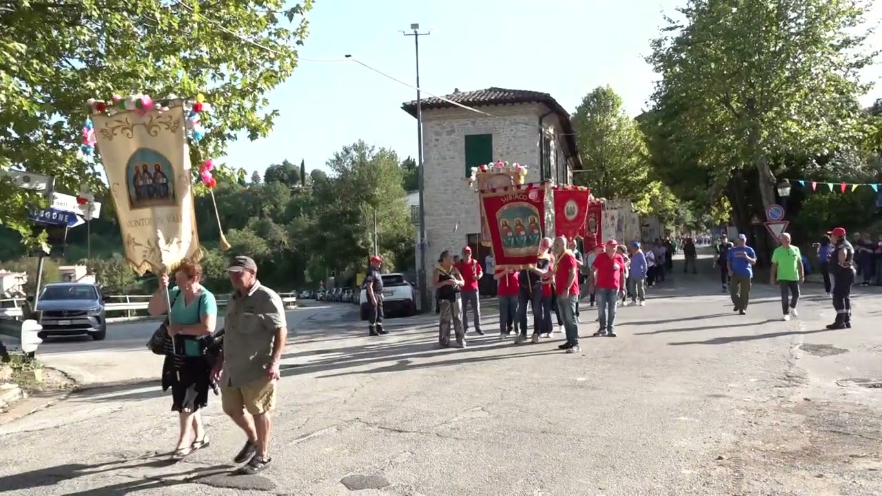 Raduno delle Compagnie della Santissima Trinità a Rocca Sinibalda