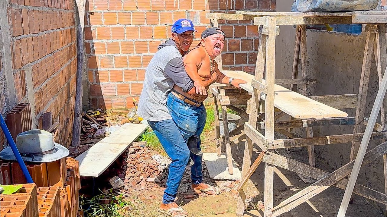 PEDREIRO PEGOU PILILIU DE JEITO 😂 veja a reação dele | PILILIU DA RESENHA