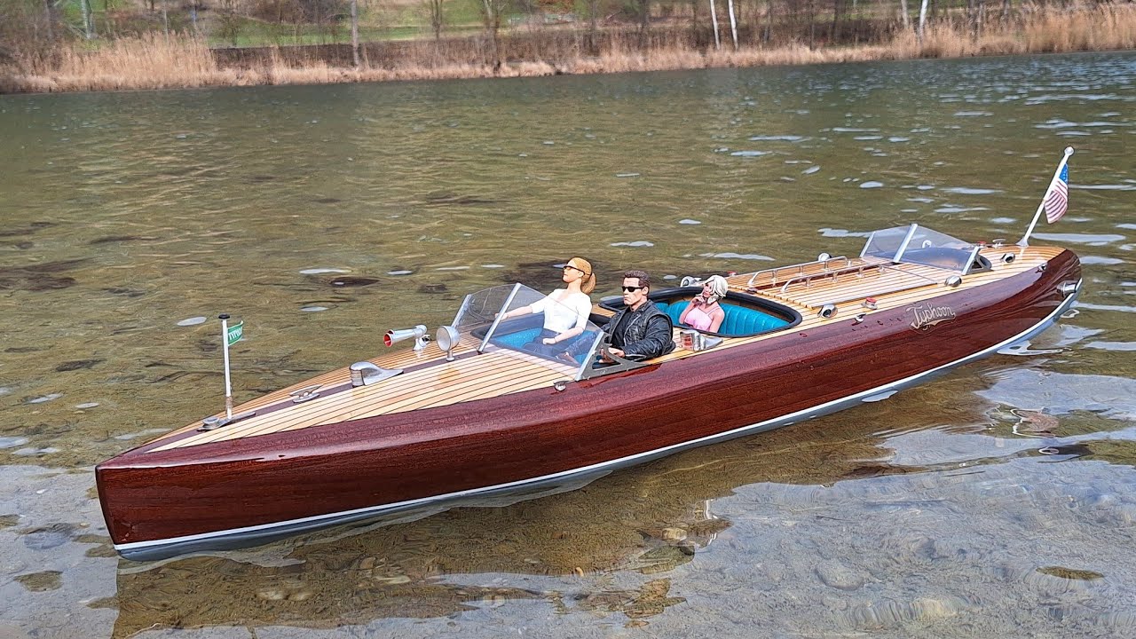 RC Modellboot Motorboot aus den 1930 iger Jahren ein Traum in Mahagoni die Typhoon von Dumas