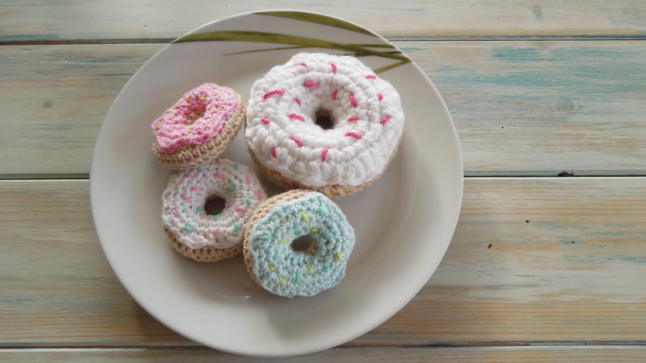 (crochet) How To Crochet a Mini Doughnut - Yarn Scrap Friday