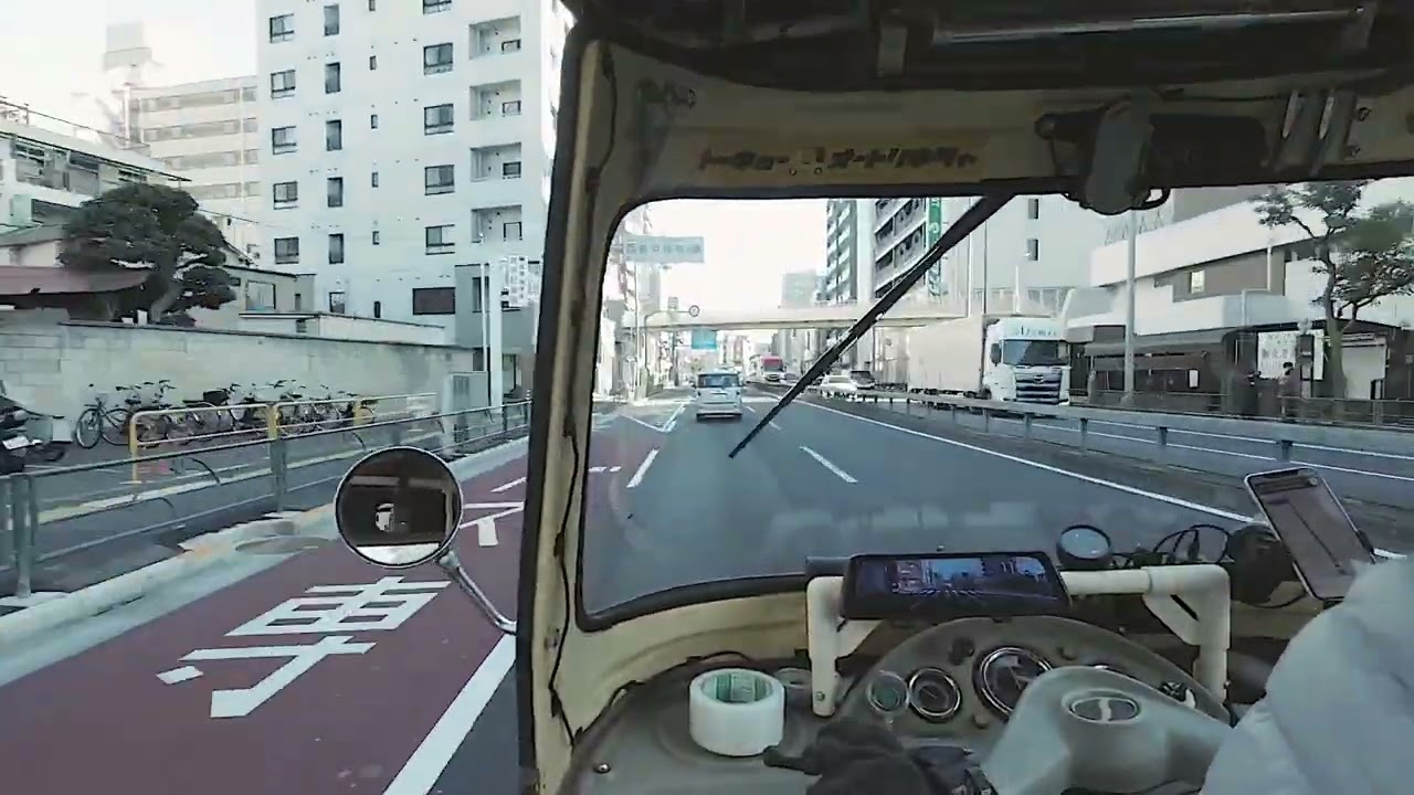 Crossing two rivers and driving on a congested loop road | Autorickshaw chill driving