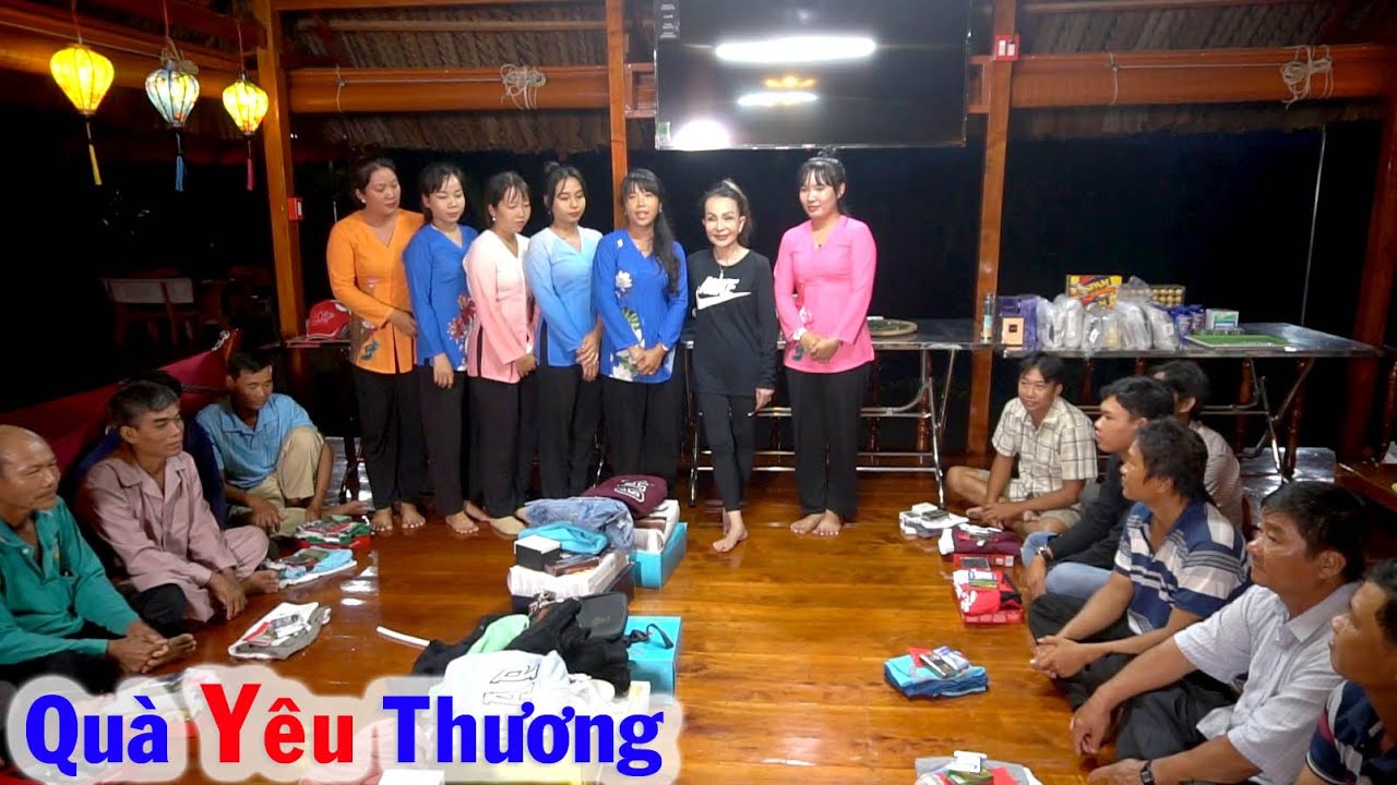 Buổi Tặng Quà Hoành Tráng và Tràn Đầy Cảm Xúc từ Sự Yêu Mến của Chị Kim Loan dành cho Hơn 50 Người