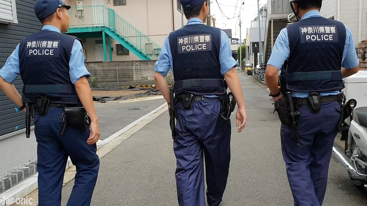 Bu kez 3 Polis birden geldi. Bazen Çaresiz Kalıyor Insan! Japonic