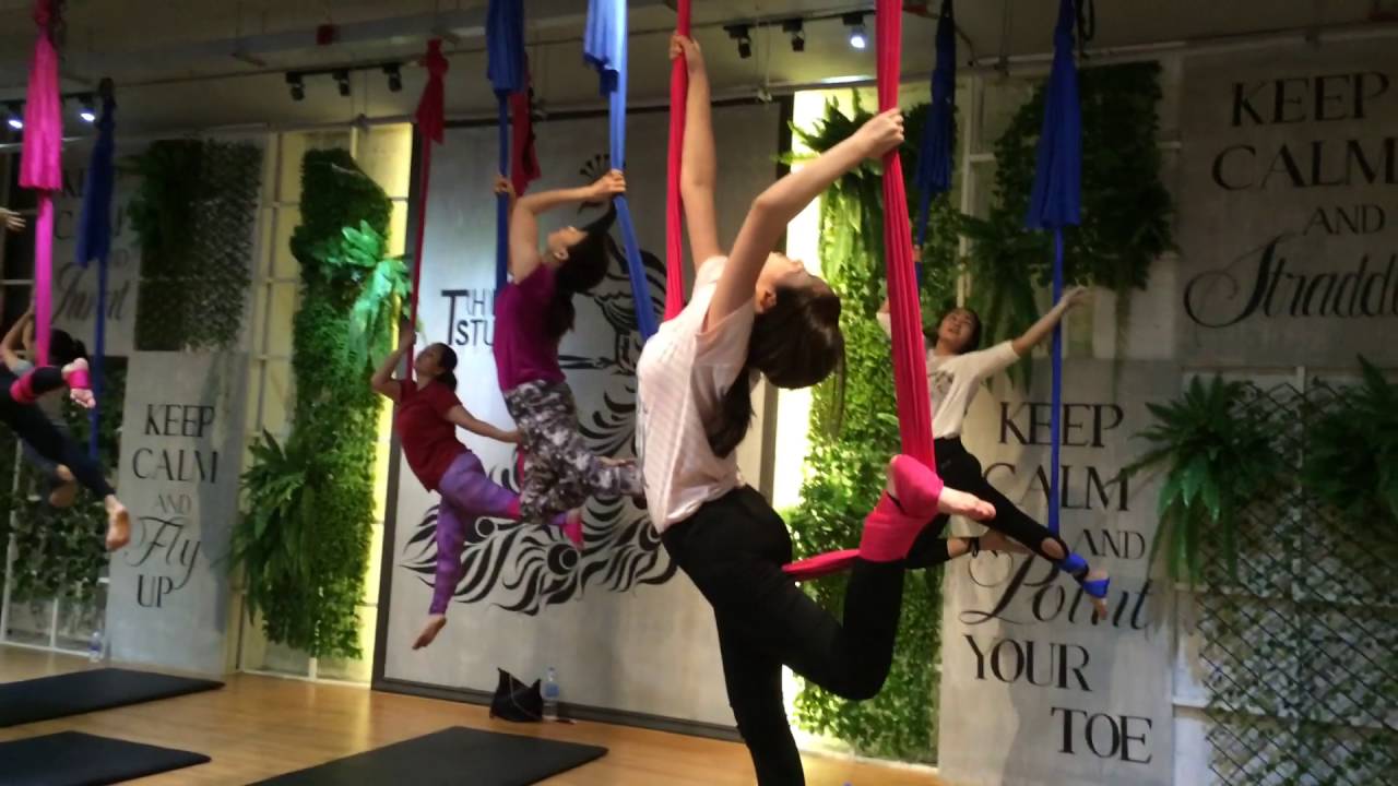 Yoga Fly: Flow with music