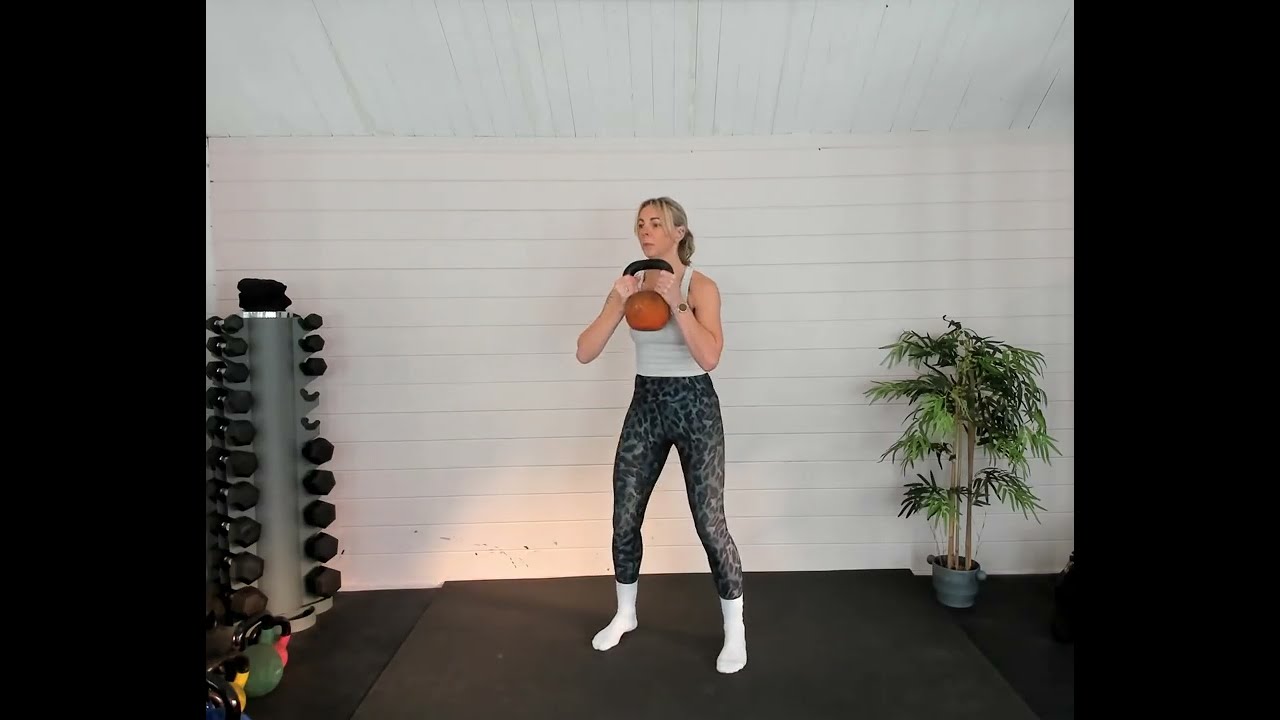 🔥 30 MINUTE LOWER BODY STRENGTH WORKOUT 🍑 DUMBBELLS & KETTLEBELLS | HOME TRAINING