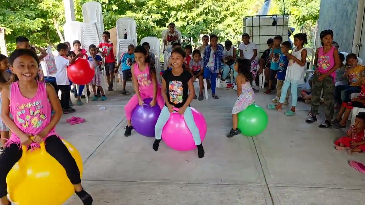 Mucha diversion para estos niños de extrema pobreza  ❤️🎂🎁🥳  #LosLimones