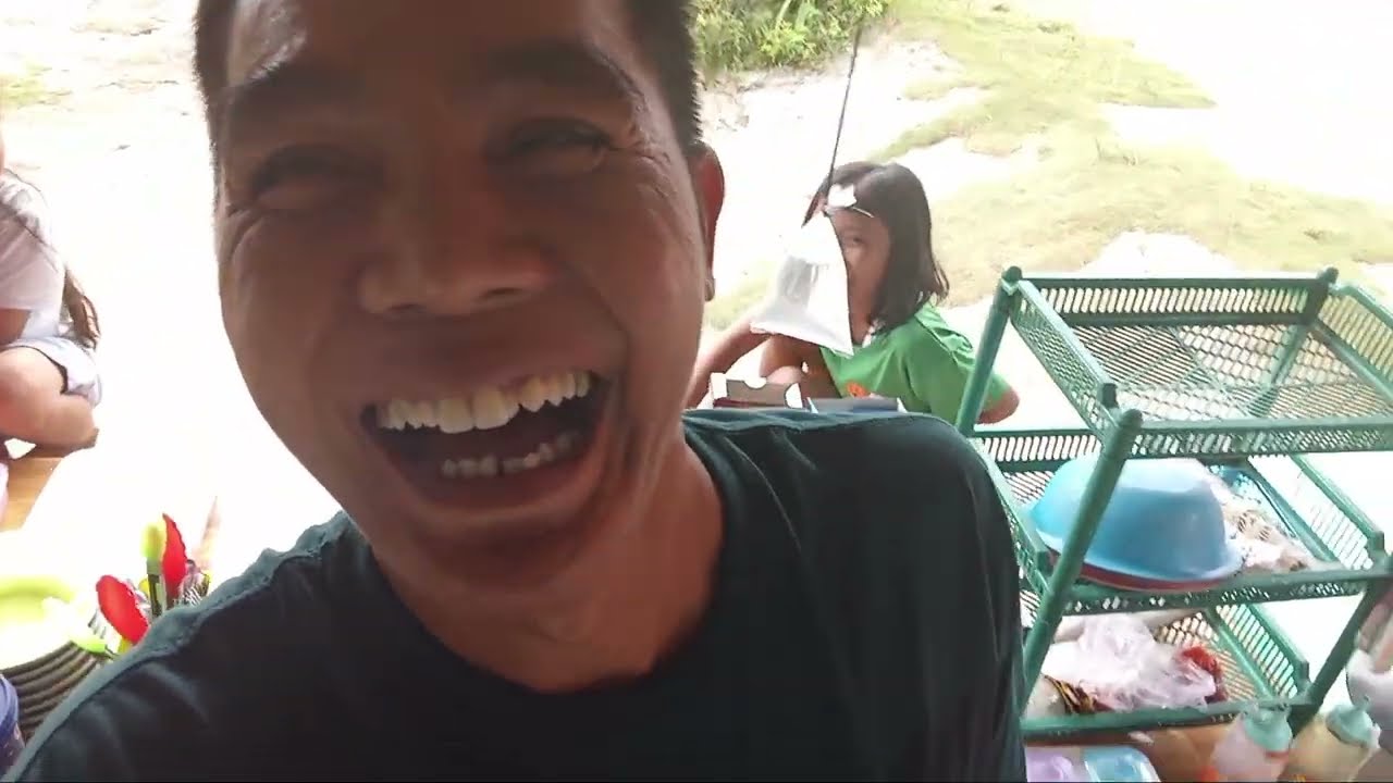 oji lagi belajar ngevlog sambil keliling rumah
