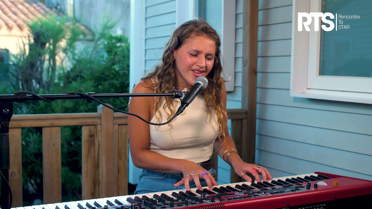 Lou "ne me suis pas" - piano voix (Album papillons)