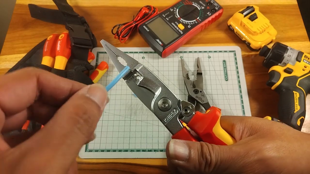 Wiha 8in1 pliers วิฮา คีมปากรวม กับ KNIPEX 13 96 200 คะนิเป็ก คีมปากรวม ทดสอบปอกสาย wire stripping