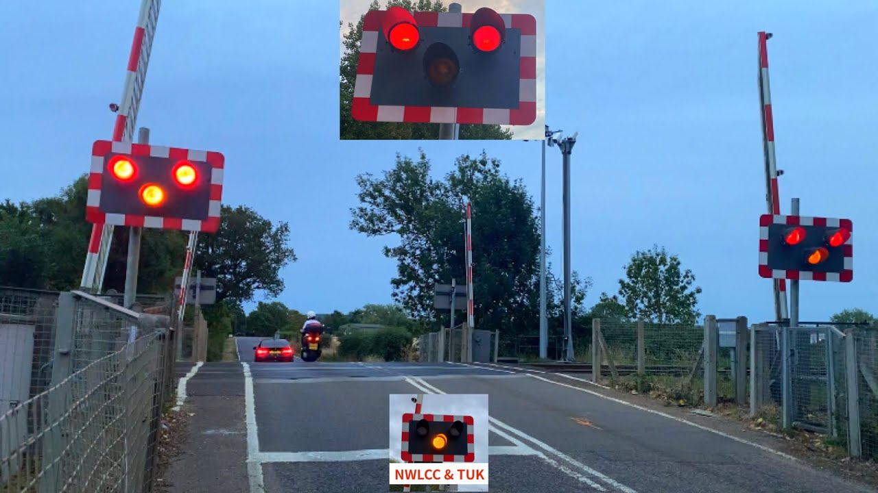 (Halogen Lights) Wootton Broadmead Level Crossing, Bedfordshire
