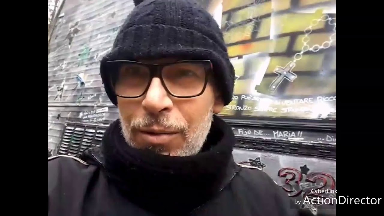 Vi porto a far vedere da dove nascono le nostre lampade con bottiglia
