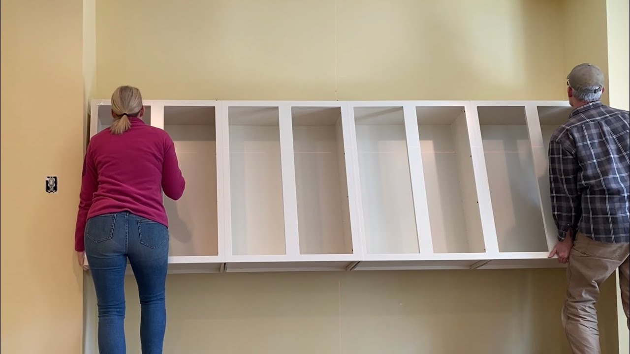 Episode 225: We installed the dining room built-in!