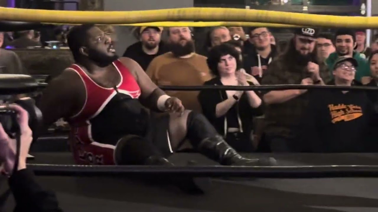 Tyree Taylor vs Sammi Chaos #wrestling