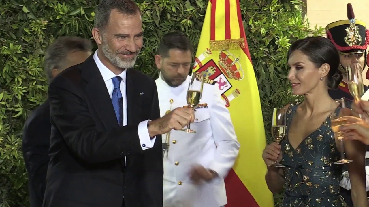 Cena de Gala ofrecida por el Presidente de Argentina. Viaje de Estado a Argentina.