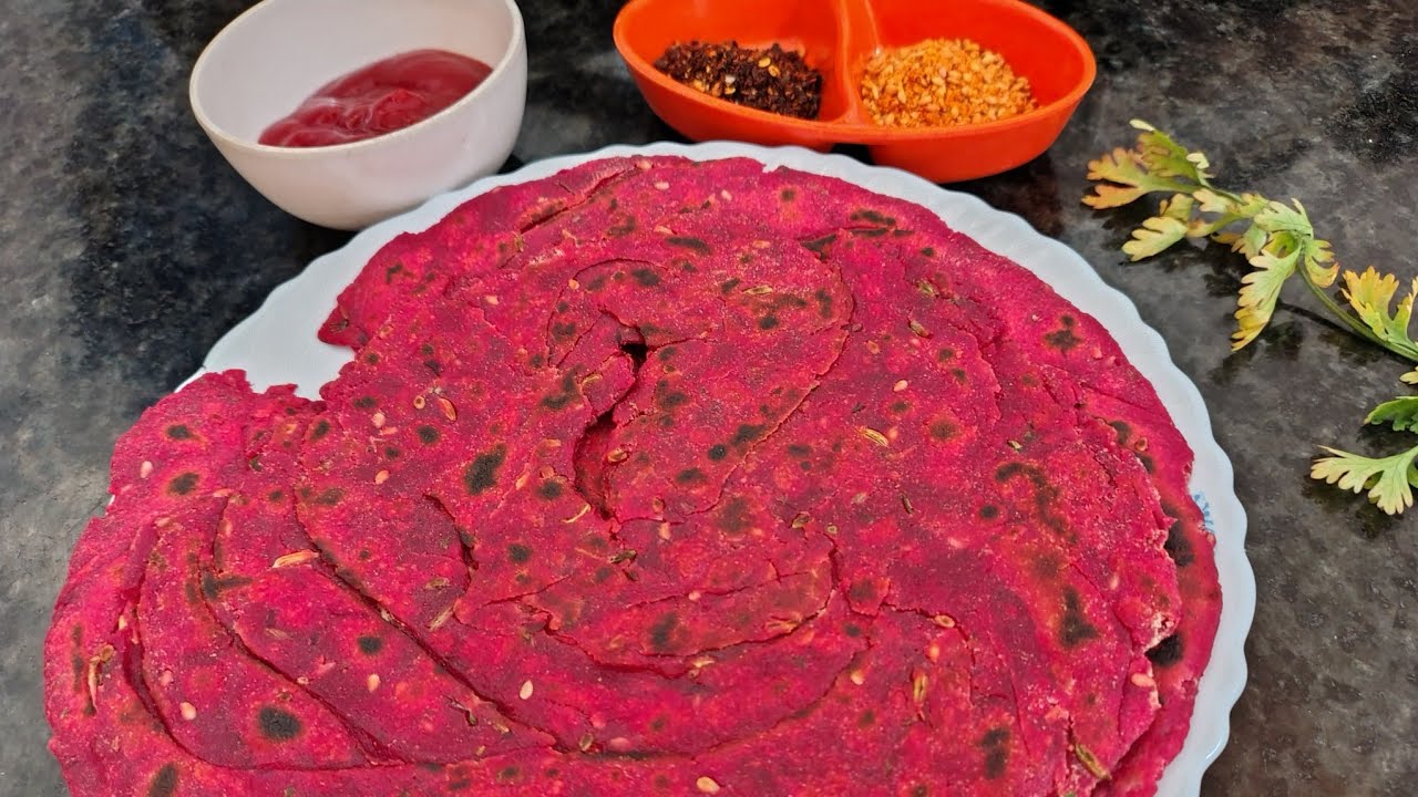डब्यासाठी पौष्टिक बीट पराठा | मुलांसाठी खास गुलाबी बीट पराठा | Healthy Breakfast Recipe |