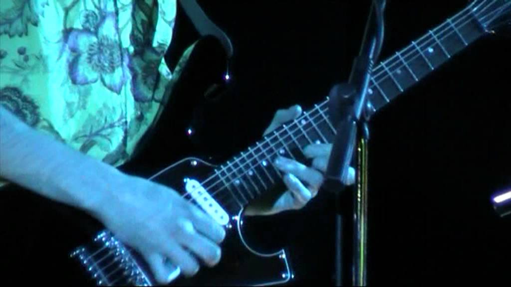 Paul Gilbert Amazing Blues Solo