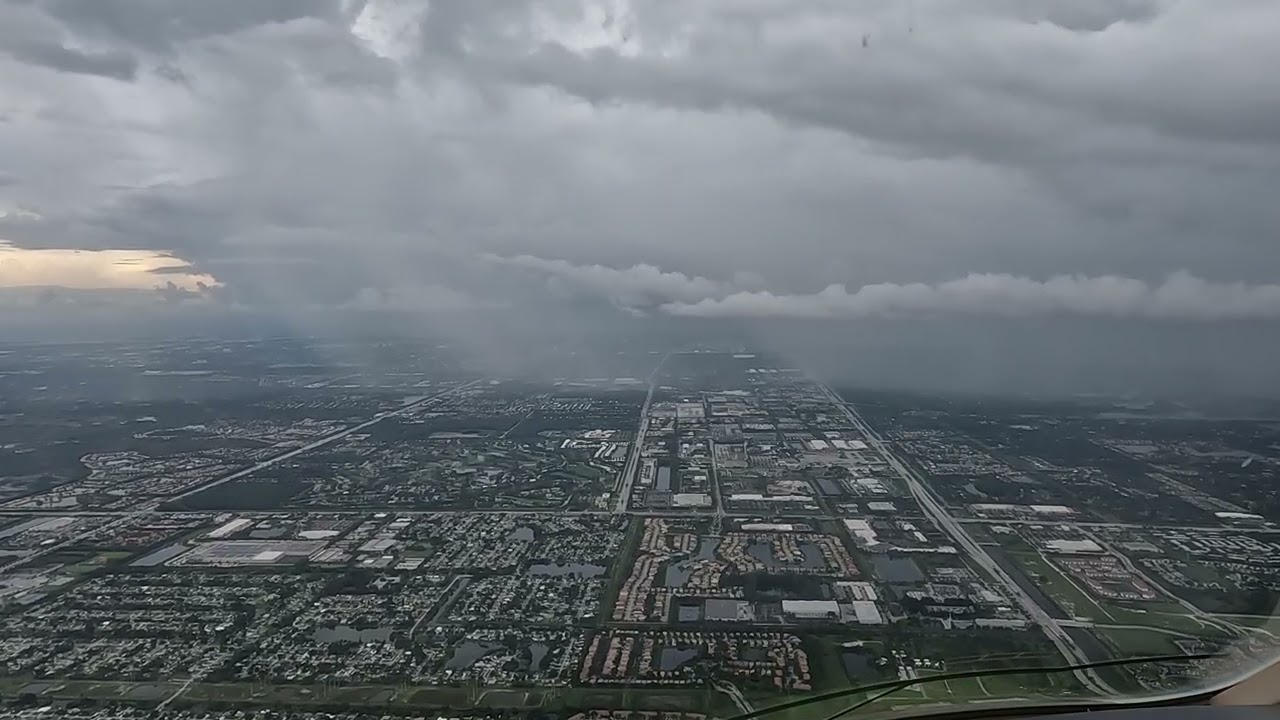 Bombardier Challenger 350 Instrument approach Palm Beach (PBI) Rwy 10L (KLM) Rain & low visibility