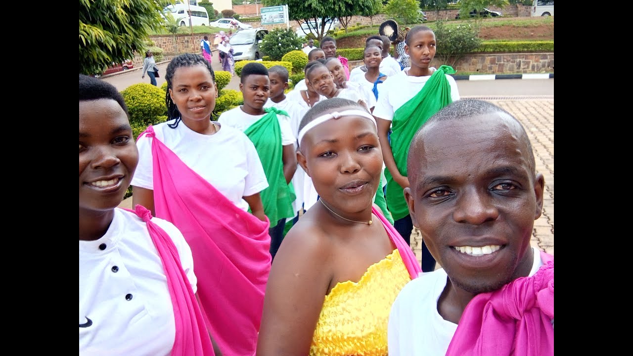 Muze mwese duhabwe Yezu(indirimbo nziza yo gusangira)