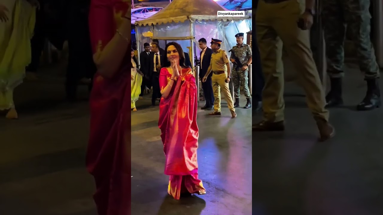 Nita Ambani के पीछे Isha Ambani भी आई High Security में नज़र 😍 #nitaambani #ishaambani #viralshorts