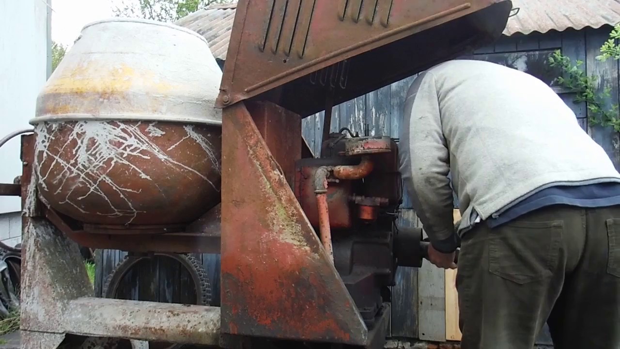 Lister Diesel on cement mixer woken after 25 years part 1