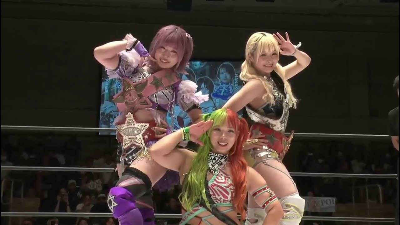Cosmic Angels entrance [Stardom in Korakuen Hall 08-09-24]