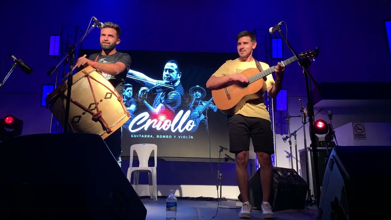 Enzo Celiz en el Violinero