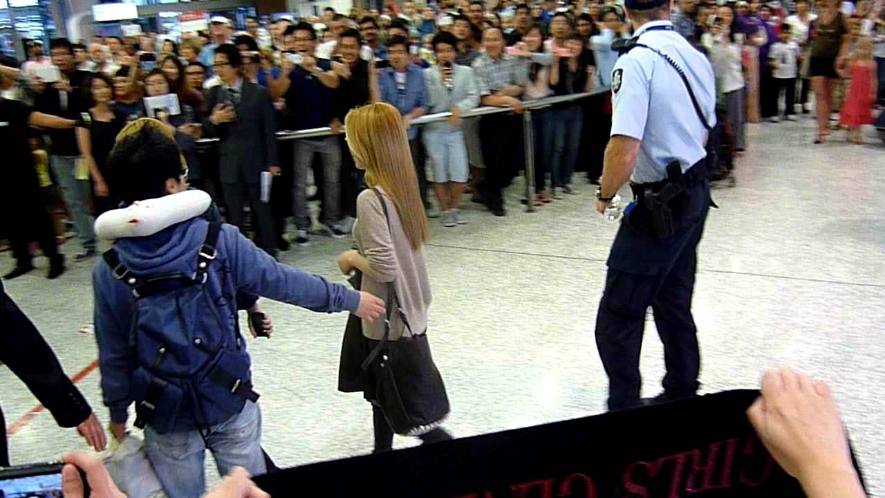 [2011.11.12] SNSD arrival at Sydney Airport