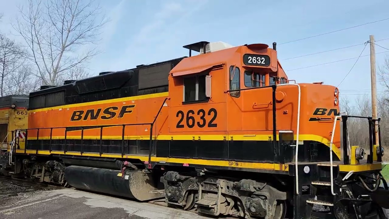 Missouri Eastern Railroad - Westbound @ River Valley Dr. 3/13/26