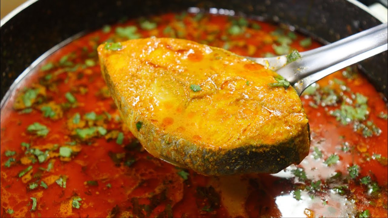 Malvani Style Surmai Fish Curry | King Fish Curry Recipe | सुरमई माशाचे कालवण