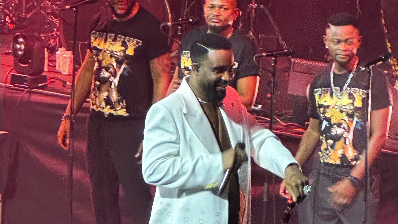 FALLY IPUPA performing ‘SL’, ‘Mayday’ & ‘Marlène’ Live in LONDON