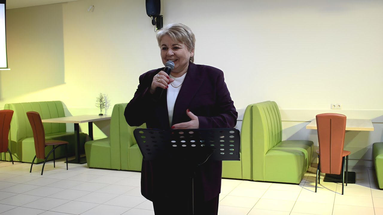 Пастор Ніна Савочка, 15 років жіночого клубу  