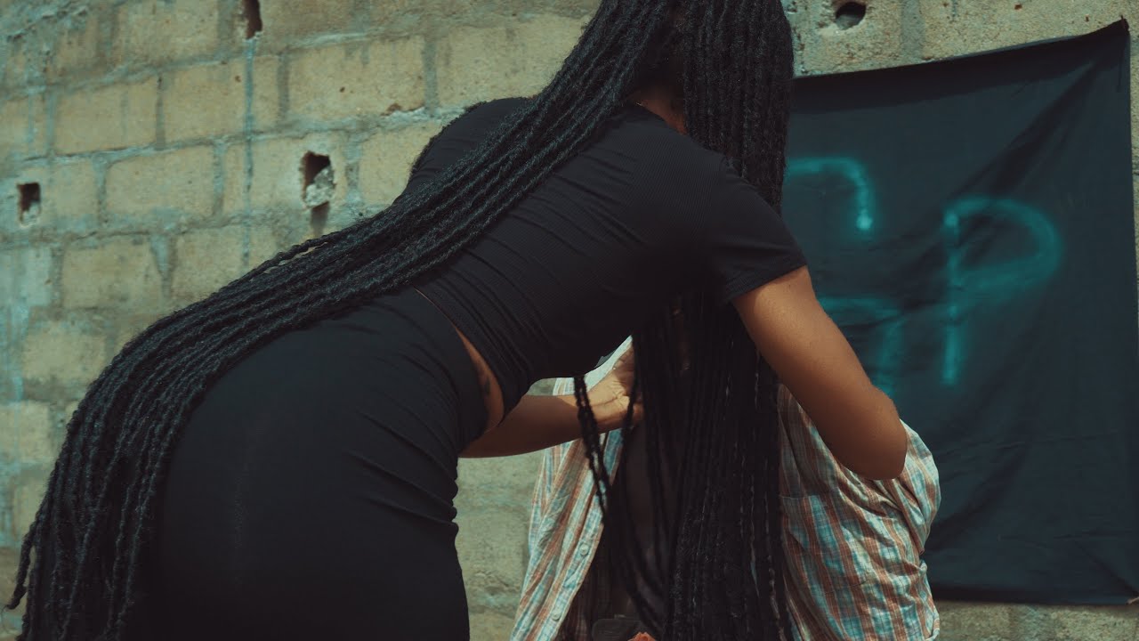 B12 Boss - La Serpentine (Official Music Video)