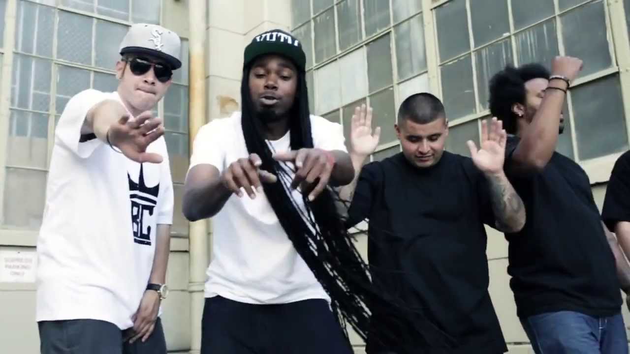 Smashin' - M.A.G Ft Smiley Loks, Malc City & A.B Of YH