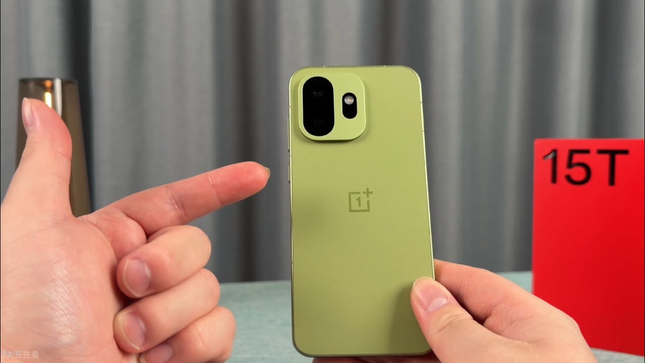 Oneplus 15T Green Unboxing & Hands'On | Large Battery, Periscope Telephoto Lens, Small Flagship 👀?!