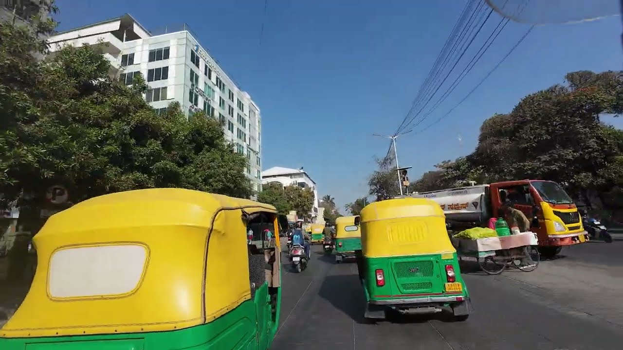 Bengaluru Traffic on a Busy Weekday morning 🚦#bengalurutraffic #bangaloretraffic #bengaluru 