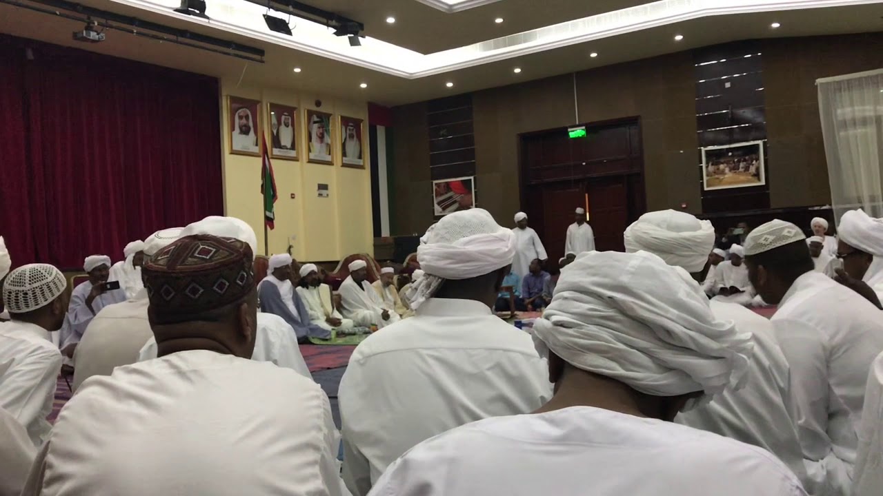 عليك صلاة الله ياخير من سرى المادح عمر عثمان بحضور السيد عبدالله المرغني النادي السوداني ابوظبي