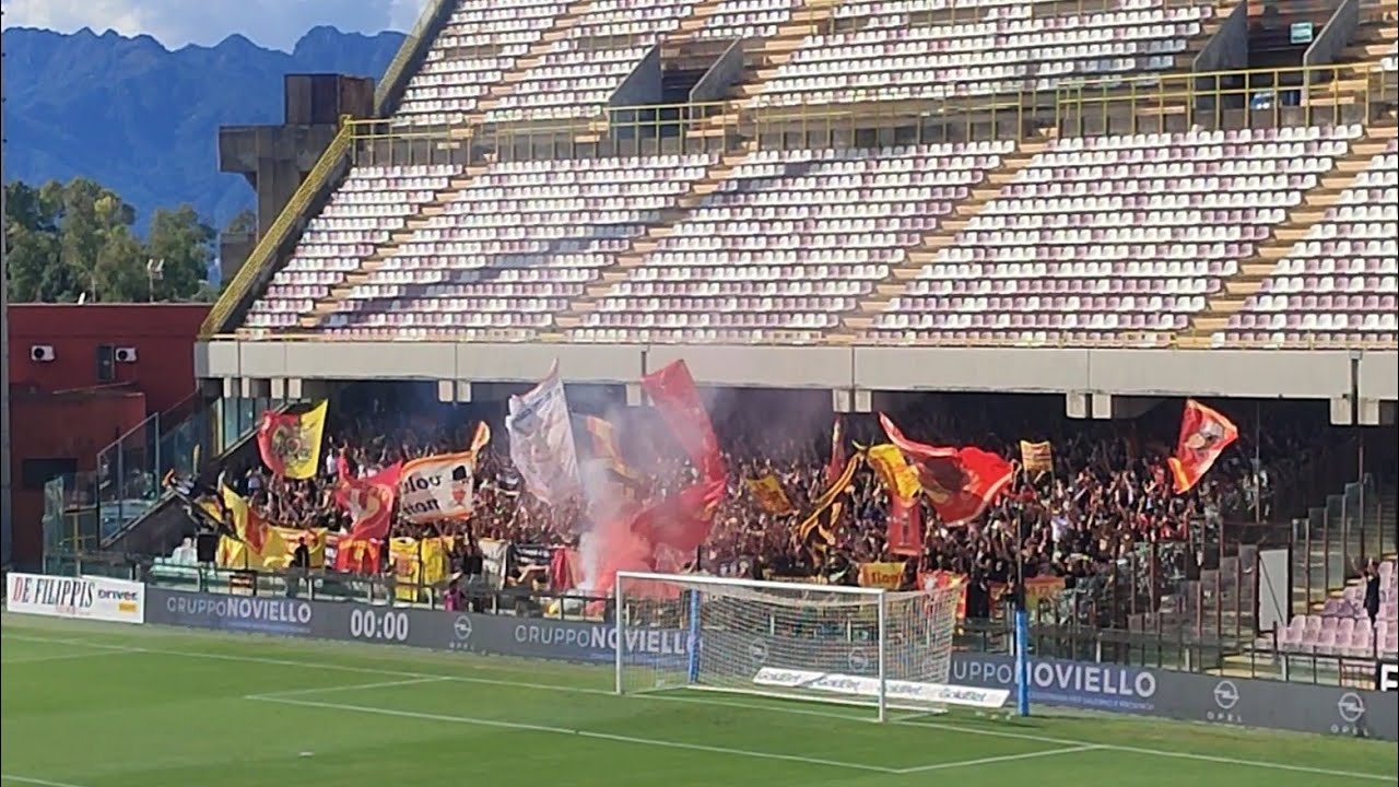 Salernitana - Catanzaro primi cori a confronto