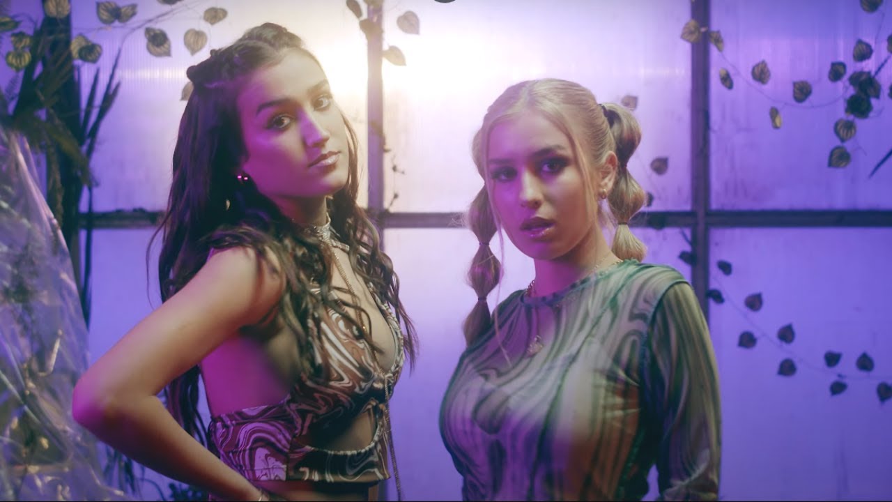 The Sistars - M&aacute;s Que Suficiente (Official Video)
