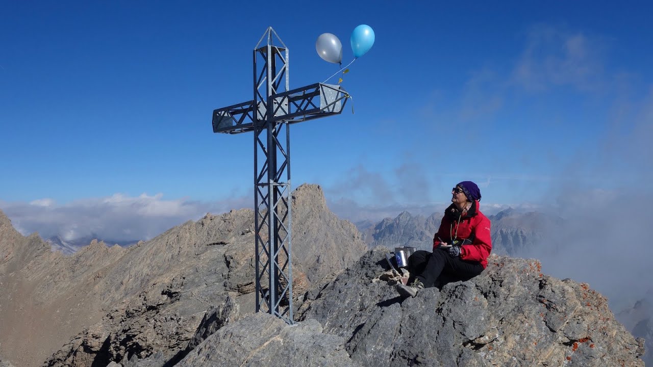 Tête de la Fréma (3151m) par le Lac des Neuf Couleurs