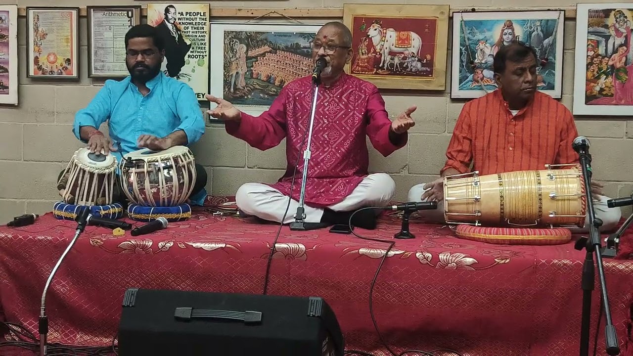 टोरंटो, कॅनडा येथील विठ्ठल मंदिरात गायलेला श्री गजानन महाराजांचा एक सुंदर अभंग. 