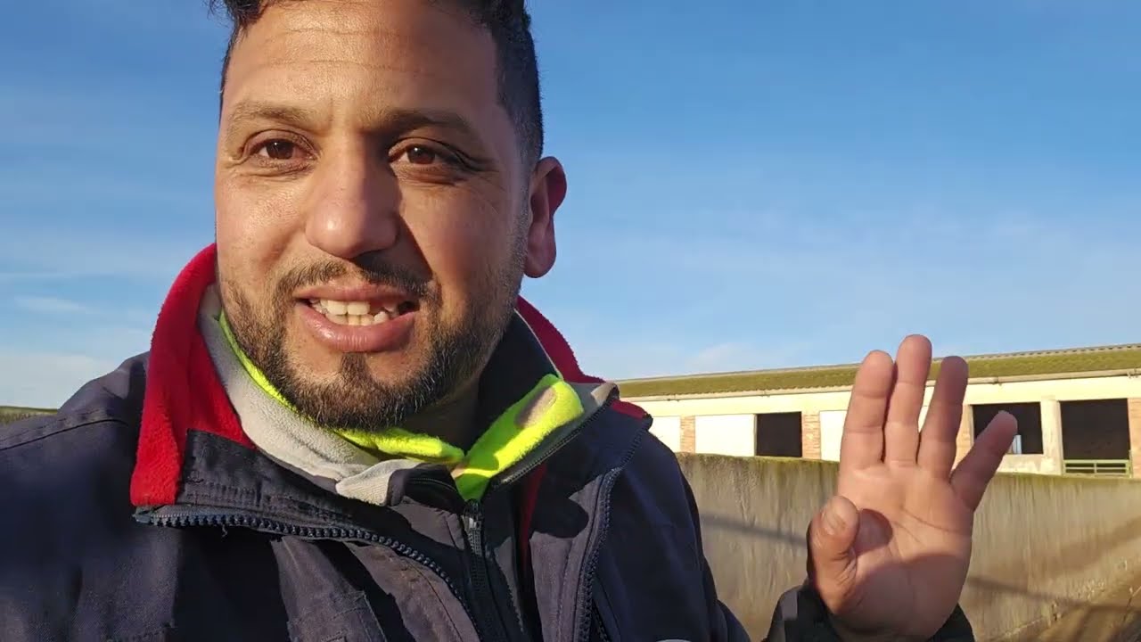 هادي هيا القصة ديال البداية الإخوان مع هاد الإسبان كنت سارح عندهم 