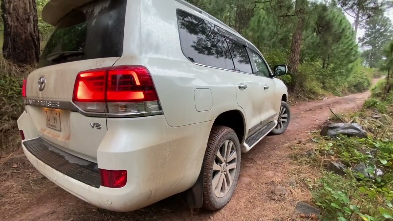 making the most of an LC200.. off roading + sliding !!