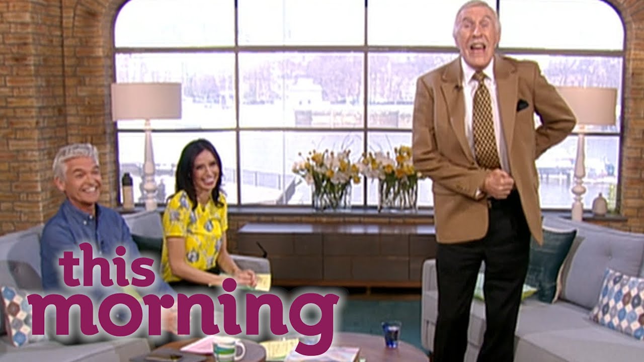 Bruce Forsyth Imitates The Jersey Boys | This Morning