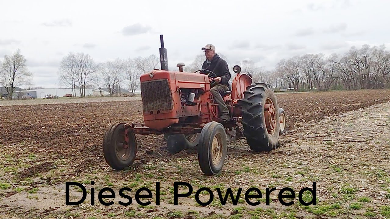 Allis Chalmers D15 Series II Diesel Tractor at Plow Days