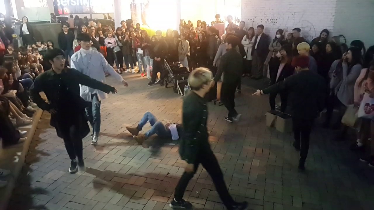 [댄스팀 맥스 MAXXAM] ☆Abracadabra☆ 홍대 댄스버스킹 20170411화 [Hongdae Kpop Street Dance Busking]