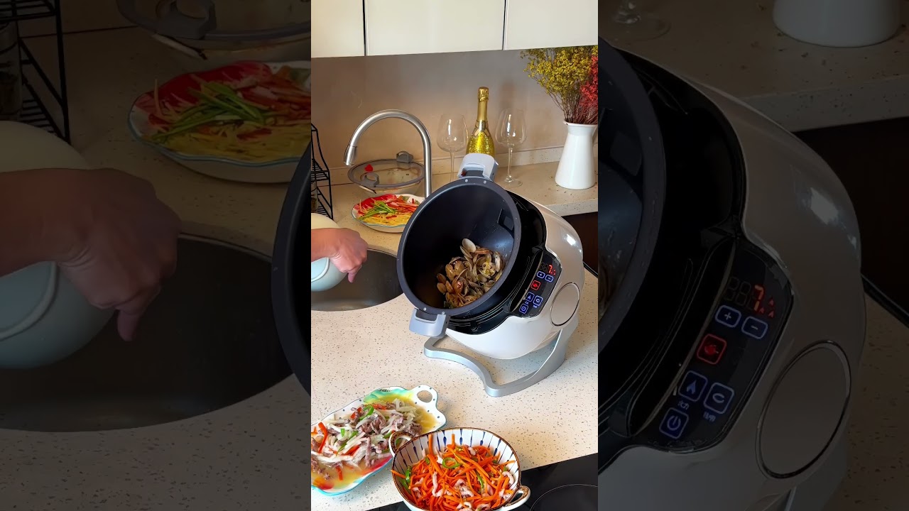 How much time do you think this home cooking robot could save you?  #lyroekitchen #food #cooking