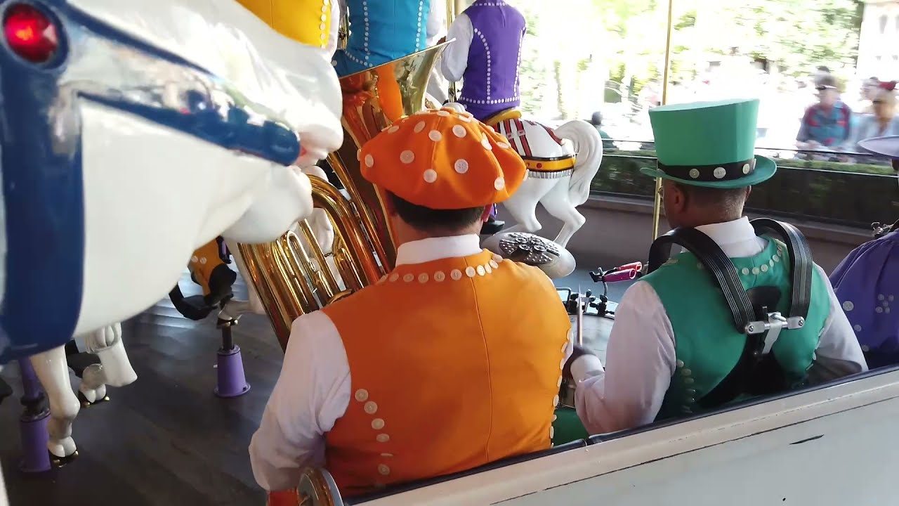 King Arthur Carrousel Full Ride & Queue | Pearly Band | On Ride Performance 2019, Disneyland