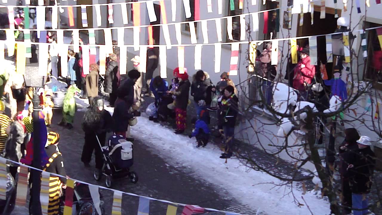 Kinderumzug am Fasnets-Sonntag in Mühlheim an der Donau