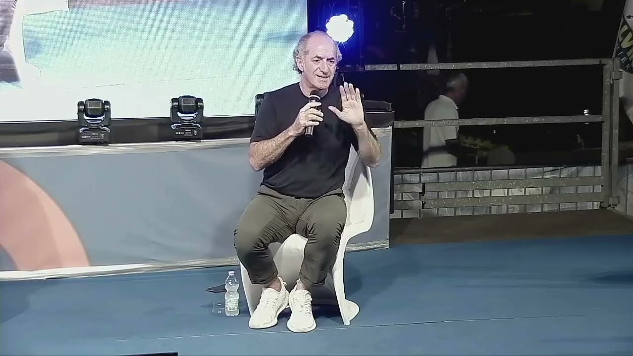 LUCA ZAIA CONTESTATO: “VAI A LAVORARE” E LUI REPLICA “STUDIAVO E FACEVO IL MURATORE”