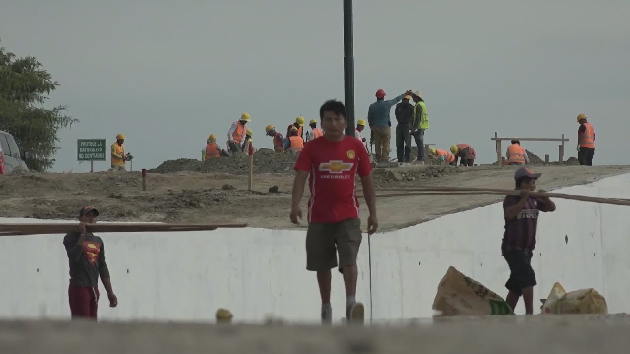 Peru and Ecuador clash over border wall